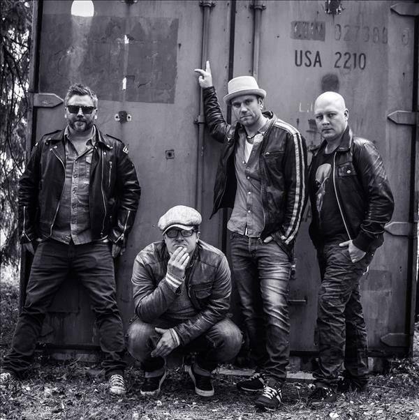 Stiftelsen - Darling.flac