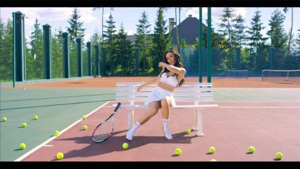 SEREBRO - Между нами любовь.mp4