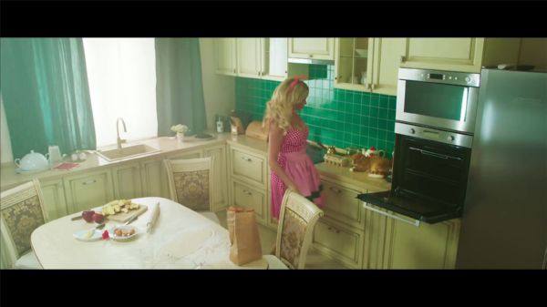 Виктория Ланевская - Пока Живёт Любовь.mp4