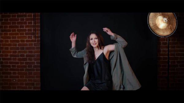 Камила Измайлова - Я дура.mp4