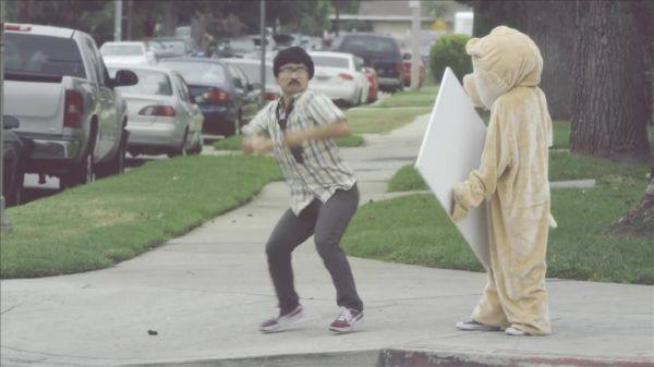 Waze & Odyssey vs R. Kelly - Bump & Grind.mp4