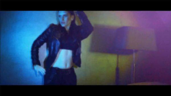 Bodybangers feat Victoria Kern - Pump Up The Jam.mp4