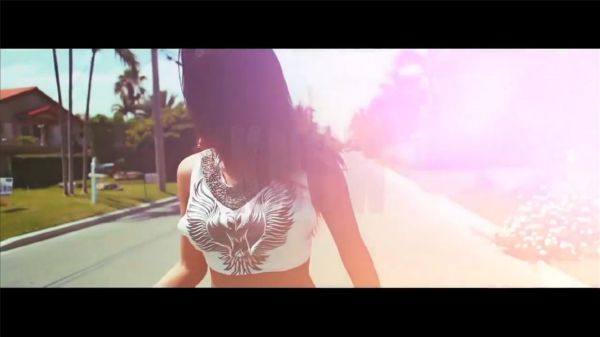 Bodybangers Feat. TomE & Jaicko Lawrence - Love Come Down.mp4