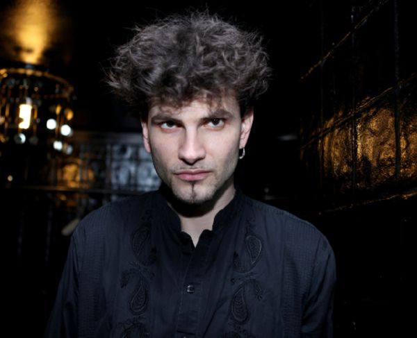 Vincent Peirani - Living Being II Night Walker [2018]