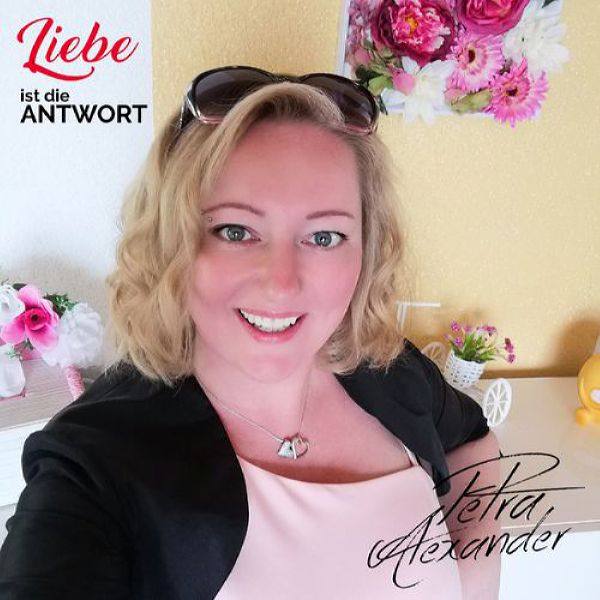 Petra Alexander - Liebe ist die Antwort (2021) Flac