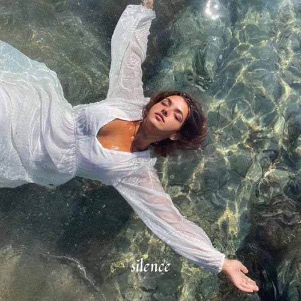 C?roline - Silence 2022 FLAC (16bit-44.1kHz)